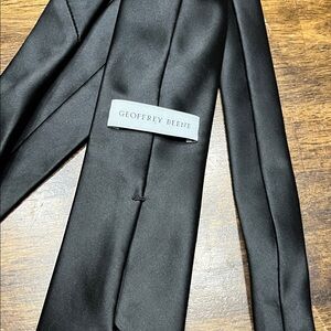 Geoffrey Beene Elegant Black satin tie